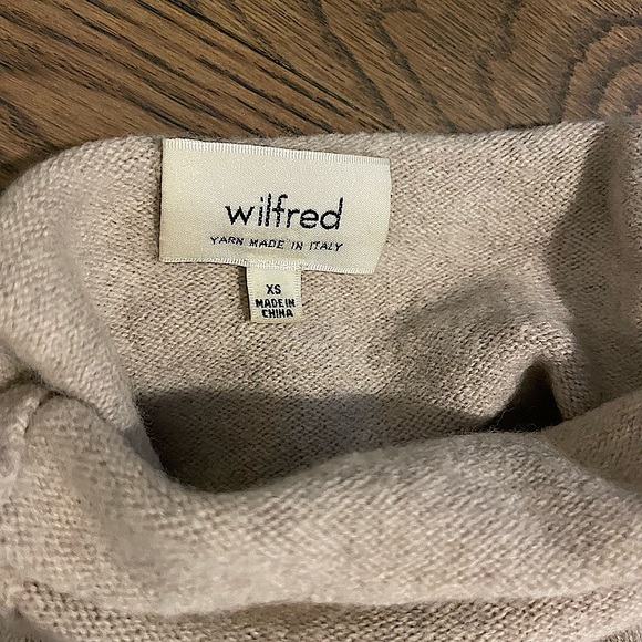 Aritzia Wilfred Knit (yarn) Turtleneck - Picture 3 of 3